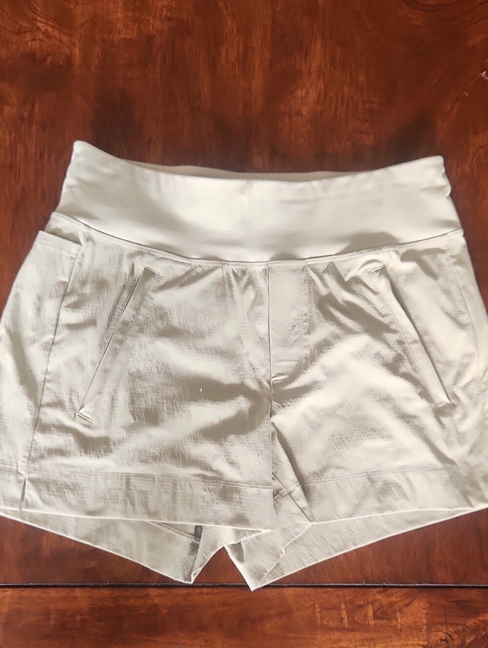 Athleta Trekkie North Cream Shorts